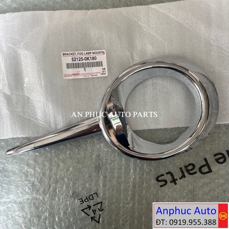 Viền mạ ốp đèn gầm Toyota Fortuner 521250K180.jpg